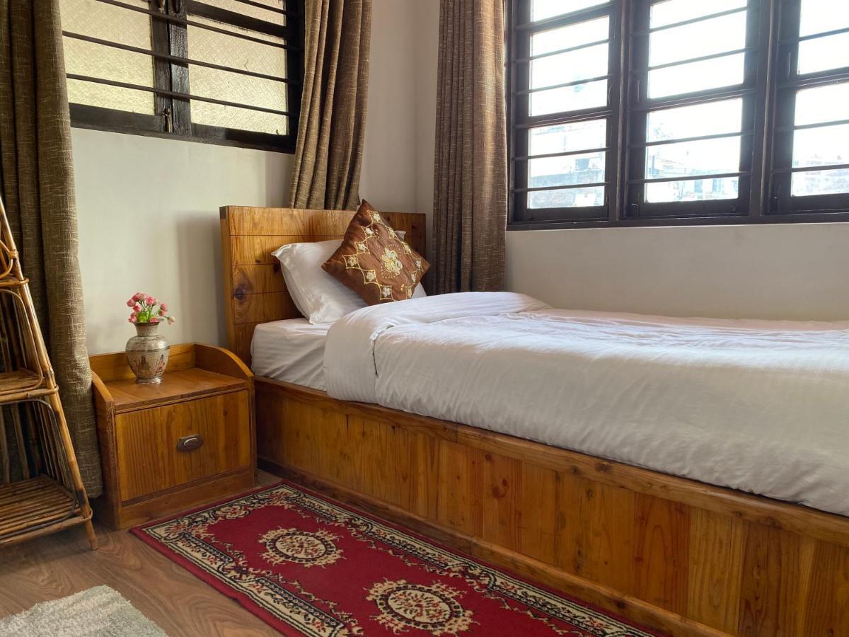 Birds Nest Hostel กาฐมาณฑุ ภายนอก รูปภาพ