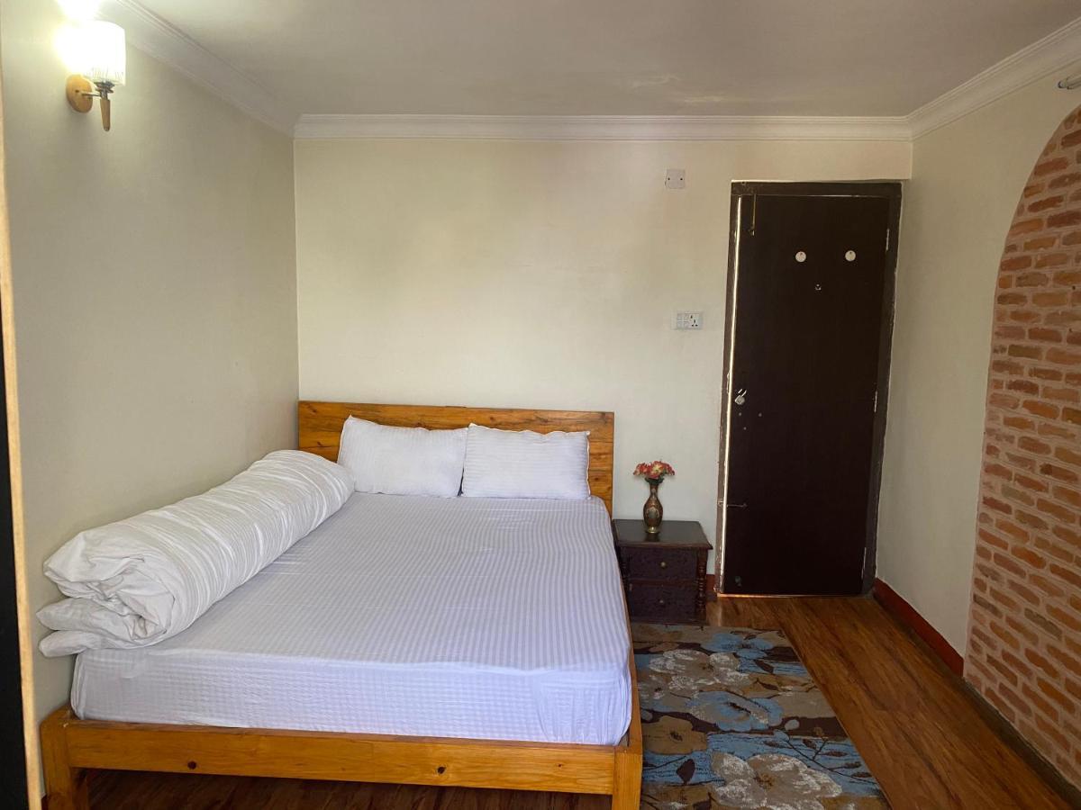 Birds Nest Hostel กาฐมาณฑุ ภายนอก รูปภาพ