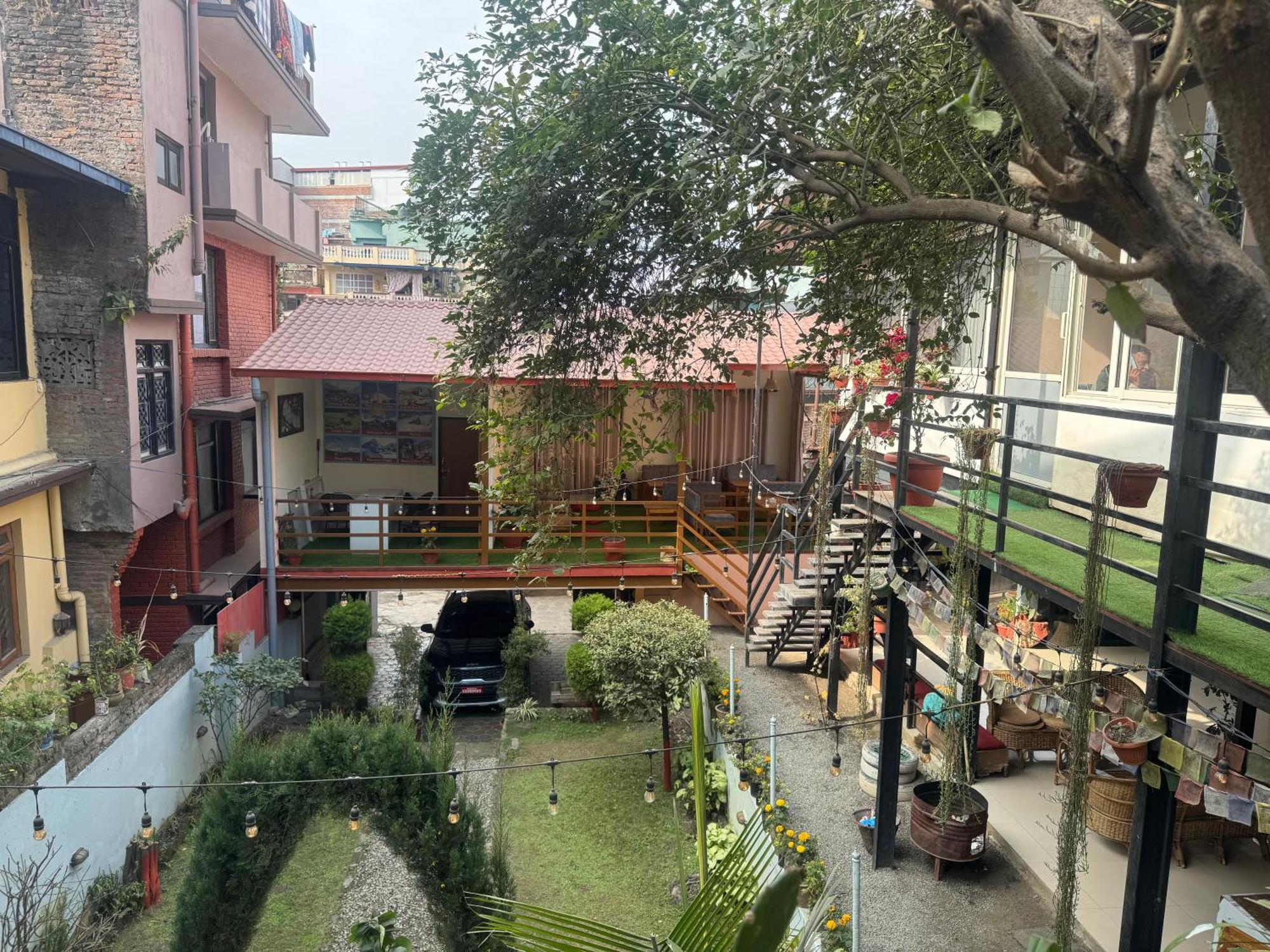 Birds Nest Hostel กาฐมาณฑุ ภายนอก รูปภาพ